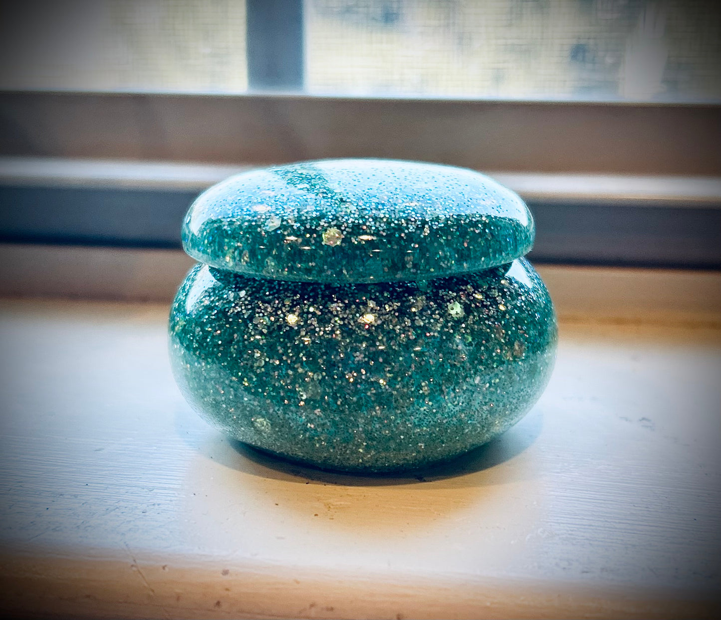 Trinket jar / ring holder. Epoxy resin