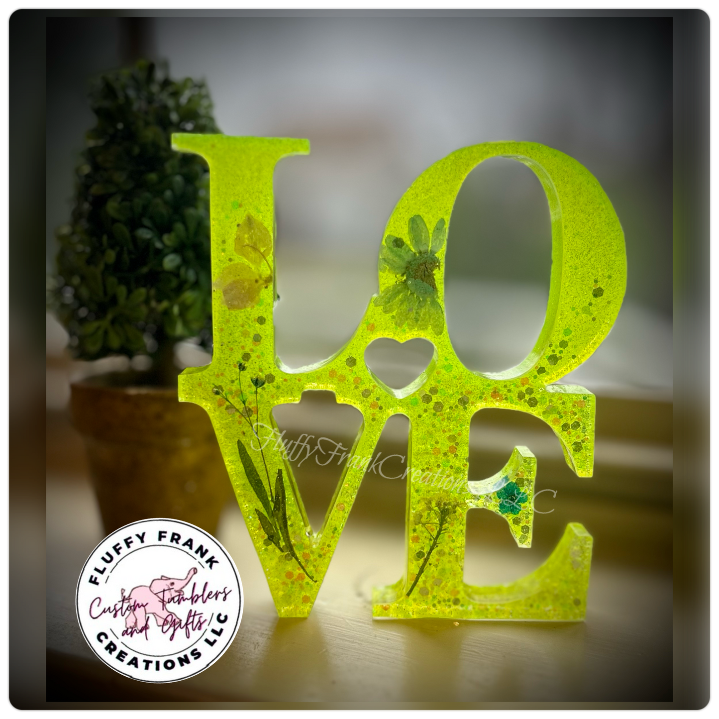 Love resin sign (vertical)