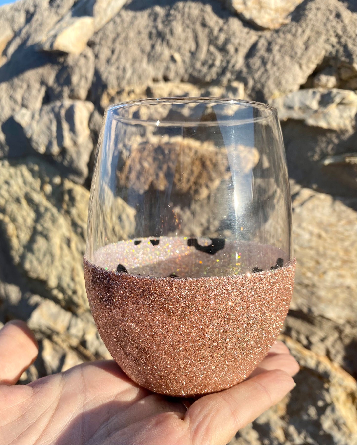 Stemless glittered wine glass